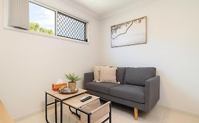 Smart Suites Self Check-In Apartments - S Freney